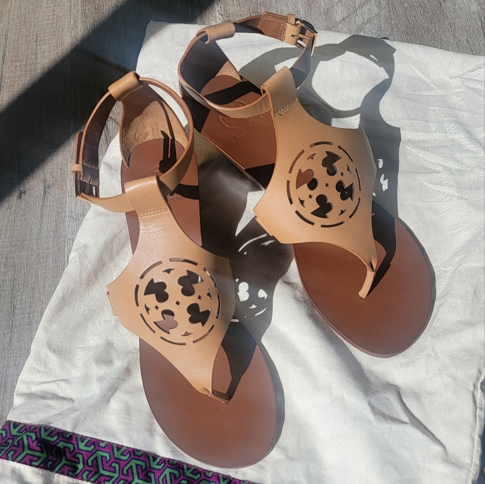 Tory Burch Zoey Wedge Sandal. Sand Tan Brown Leather. Size 10. NWOT